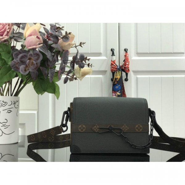 ルイヴィトン バッグ LOUIS VUITTON ショルダーバッグ LV Shoulder bag M30717NVa