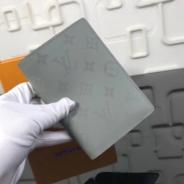 ルイヴィトン財布 Louis Vuitton LV Passport Cover パスポートカバー 財布 M60181