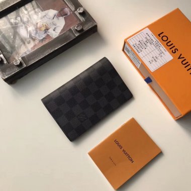 ルイヴィトン財布 Louis Vuitton LV PASSPORT COVER パスポートカバー 財布 M60181Ab
