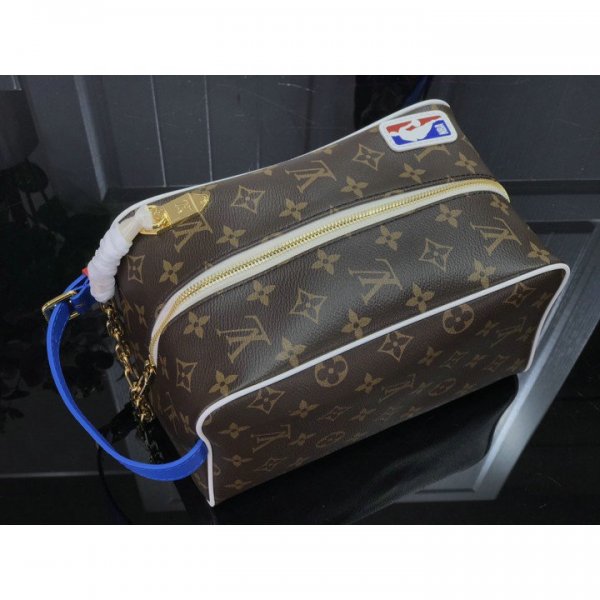 ルイヴィトン バッグ LOUIS VUITTON トイレのカバン LV TOILETRY BAG M85149NB