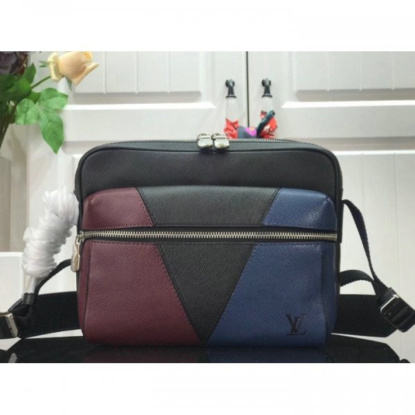 ルイヴィトン バッグ LOUIS VUITTON LV OUTDOOR MESSENGER M30703