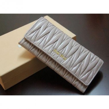 【miumiu】ミュウミュウ財布 ミュウミュウ長財布 二つ折り長財布M168送料無料！激安通販！