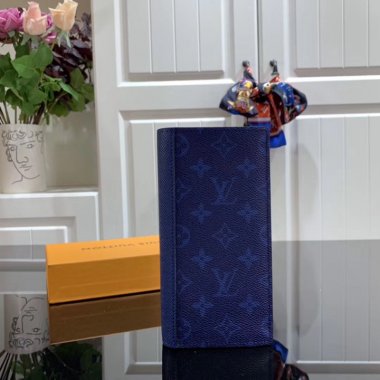 ルイヴィトン Louis Vuitton 二つ折り財布 名刺入れ LV BERAZZA WALLET M30297