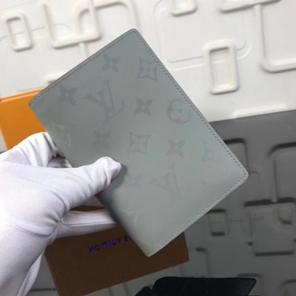 ルイヴィトン財布 Louis Vuitton LV Passport Cover パスポートカバー 財布 M60181