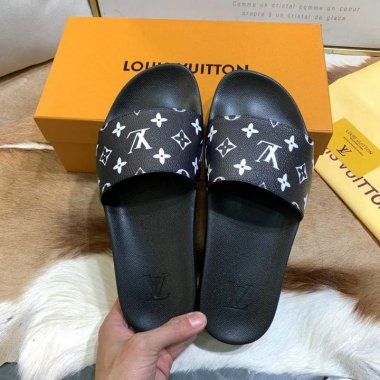 人気のブランドブランド 靴 コピー品 カップルスリッパ 男女適用 送料無料 couplesslippers047
