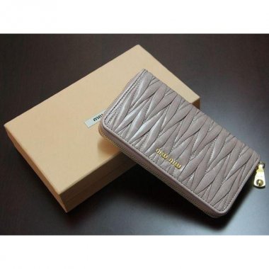 【miumiu】ミュウミュウ財布 ミュウミュウ長財布 セカンドバッグM169送料無料！激安通販！
