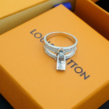 ブランドジュエリー スーパーコピーリング メンズ レディース プレゼント アクセサリー 指輪 人気可愛いおしゃれ リング jiezhi044