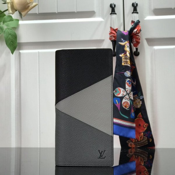 ルイヴィトン Louis Vuitton 二つ折り財布 名刺入れ LV BERAZZA WALLET M30713