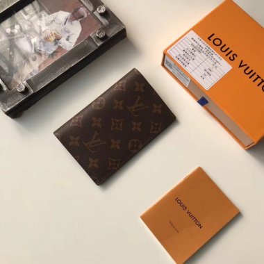 ルイヴィトン財布 Louis Vuitton LV PASSPORT COVER パスポートカバー 財布 M60181Ad