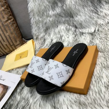人気のブランドブランド 女スリッパ 夏の靴 コピー品 送料無料 nvliangxie007