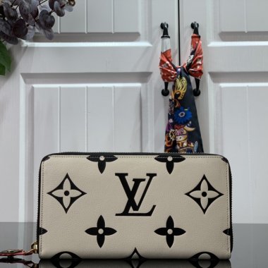 ルイヴィトン ジッピーウォレット　LV CRAFTY ZIPPY WALLET M69698a