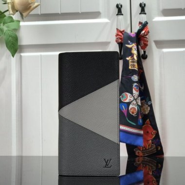 ルイヴィトン Louis Vuitton 二つ折り財布 名刺入れ LV BERAZZA WALLET M30713