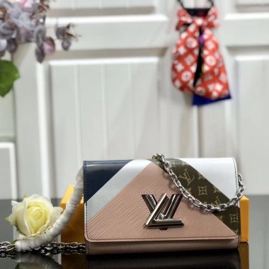 ルイヴィトン財布 Louis Vuitton LV TWIST CHAIN WALLETツイストチェーン 財布 M67798a