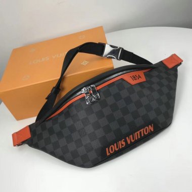 ルイヴィトン バッグ LOUIS VUITTON バンバッグ LV BUMBAG M44445