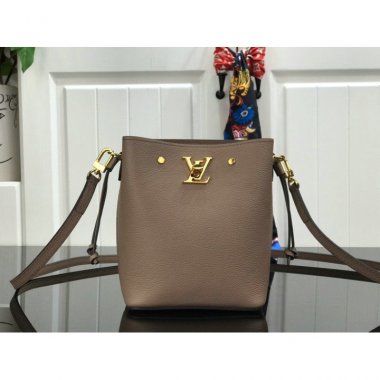 ルイヴィトン バッグ LOUIS VUITTON ナノロックミーバケット LV NANO LOCKME BUCKET M68709a