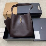 SAINT LAURENT 850545 カーフレザー ブラック、ゴールド ショルダーバッグ、脇下バッグ クラシック 31x30x13cm サイズ:31x30x13cm