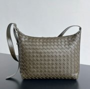 BOTTEGA VENETA BV 815748 トラベラーダーホーボー サイズ:35x29.5x8.5cm
