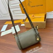 LOUIS VUITTON M26360 ボックスレザー 斜め掛けバッグ レディース斜め掛け 26x17x13.5cm サイズ:26x17x13.5cm