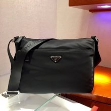 PRADA 1BC421 ファブリックメッセンジャー サイズ:31x23cm