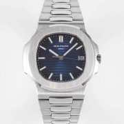 PATEK PHILIPPE 5711/1A-010 ノーチラス 40mm Cal.324搭載