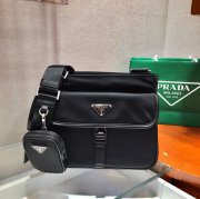 PRADA 2VH110 3in1ナイロン斜め掛け サイズ:25x22cm