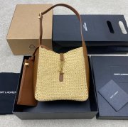 SAINT LAURENT 823812 編み ゴールド 脇下バッグ クラシック 22x22x10cm サイズ:22x22x10cm