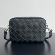 BOTTEGA VENETA BV 755925 メンズカメラバッグ サイズ:29x19.5x7.5cm