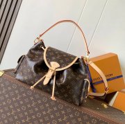 LOUIS VUITTON M26040 キャンバス モノグラム 斜め掛けバッグ レディース斜め掛けリュック 36x24x18cm サイズ:36x24x18cm