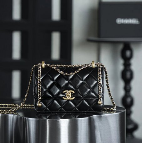 CHANEL カーフレザー ゴールド 斜め掛けバッグ 19×12×8cm サイズ:19×12×8cm