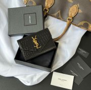 SAINT LAURENT 414404 ワニ革二つ折り短財布 サイズ:13x9cm