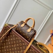 LOUIS VUITTON M81085 牛皮 モノグラム キャンバス 斜め掛けバッグ レディース斜め掛け 16x10x7.5cm サイズ:16x10x7.5cm