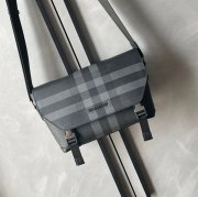 BURBERRY チャコールチェックメッセンジャー サイズ:29x17.5x8.5cm