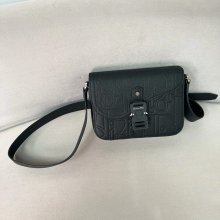 DIOR ヒットザロードオールレザーフラップメッセンジャー グラビティ サイズ:23x17.5cm