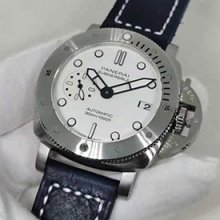 PANERAI PAM01223 サブマーシブル 42mm ホワイト 自動巻き 最新品