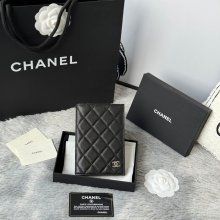 CHANEL AP3197 クラシックパスポートケース カヴィア粒革 サイズ:14.5x10.5cm