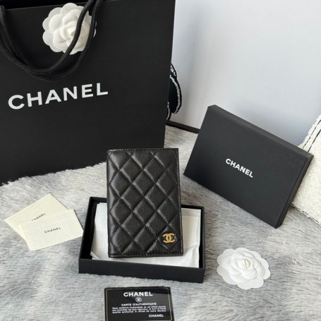 CHANEL AP3197 クラシックパスポートケース カヴィア粒革 サイズ:14.5x10.5cm
