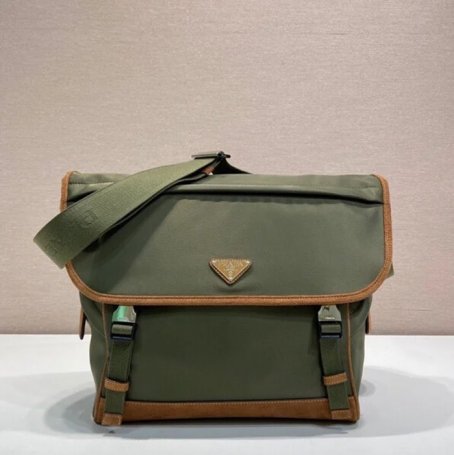 PRADA 2VD052A リナイロンメッセンジャー 大 サイズ:30x27.5x14.5cm
