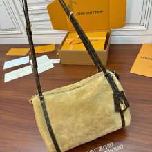 LOUIS VUITTON M26358 ボックスレザー 斜め掛けバッグ レディース斜め掛け 36x24x18.5cm サイズ:36x24x18.5cm