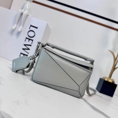 LOEWE 062511 ミニパズルハンドバッグ サイズ:17.5x12.5x7.5cm