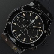 HUBLOT クラシックフュージョン クロノグラフ チタニウム 電池式 激安価格