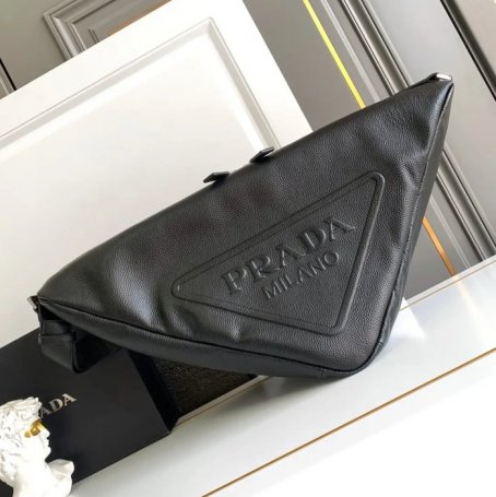 PRADA 2VY007 オールレザー大トライアングルバッグ サイズ:60x31x28cm