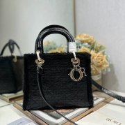 DIOR 0565 ブラック、ベージュ 斜め掛けバッグ、ショルダーバッグ、ハンドバッグ 中 24.0x21.0x12.0cm サイズ:24x21x12cm