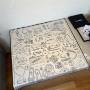 シャネル オリジナル90cmシルクスカーフ。手巻き裾。100％シルク 90X90cm