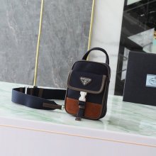 PRADA 2ZH194 スマホ胸バッグ サイズ:17x11.5x4.5cm