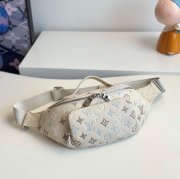 BURBERRY M28619 牛皮革ウエストバッグ サイズ:30x15cm