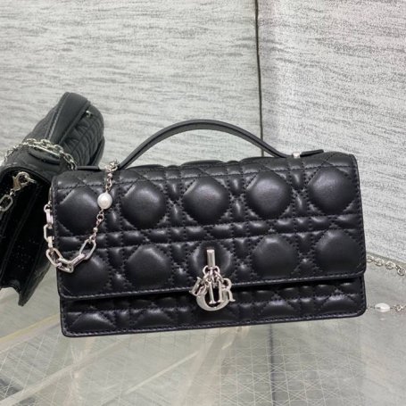 DIOR ラムレザー、チェーン レター ブラック、シルバー ハンドバッグ、チェーンバッグ クラシック 21.0x11.0x5.0cm サイズ:21x11cm