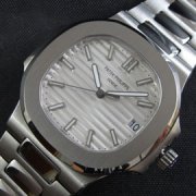 PATEK PHILIPPE ノーチラス ストライプホワイト文字盤 長く使える