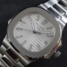 PATEK PHILIPPE ノーチラス ストライプホワイト文字盤 長く使える