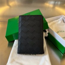 BOTTEGA VENETA BV 629679 新作パッチワークパスポートケース 編み牛皮 13.3x9.5cm サイズ:13.3x9.5cm
