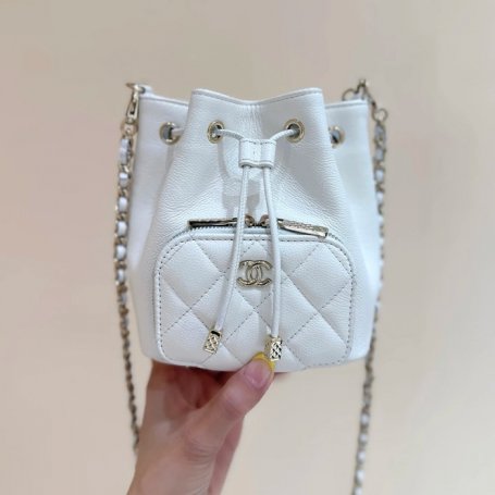 CHANEL カーフレザー 荔枝紋 斜め掛けバッグ クラシック 小 15×12.5×7.5cm サイズ:15×12.5×7.5cm